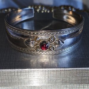 Women's 925 Beautiful Garnet Cuff Bracelet, Size 7.25